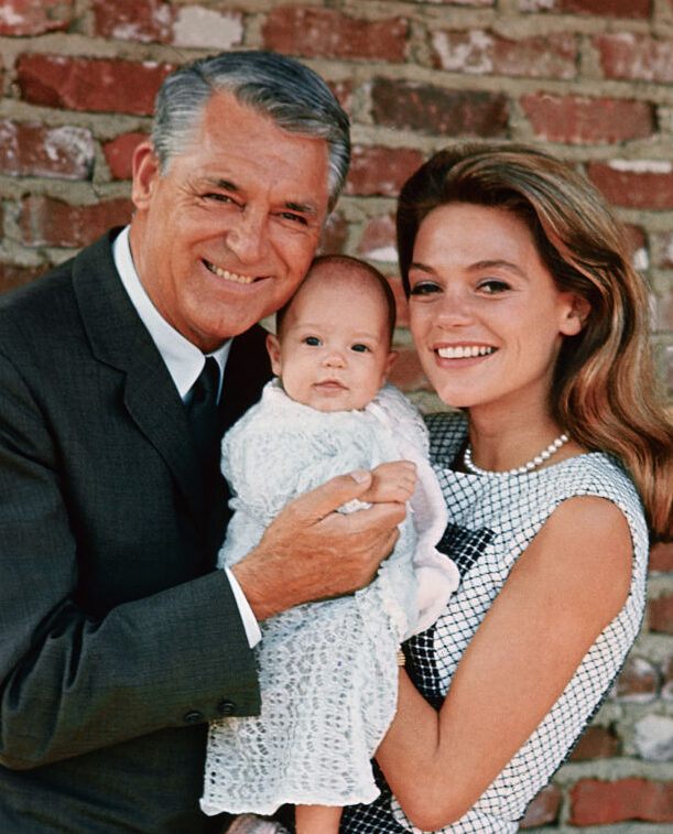 Kultowa aktorka lat 70. wywołuje dyskusję po opublikowaniu rzadkich zdjęć z psem, które ujawniają jej dramatyczną przemianę.