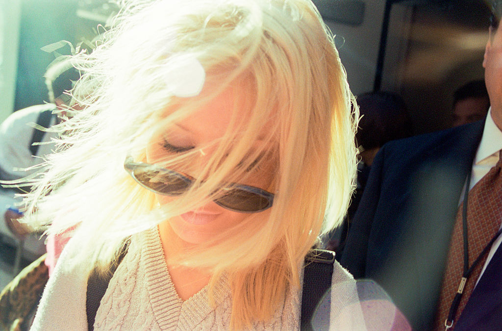 Od trudności do wpływów: jak zmagania z dzieciństwa ukształtowały głos pokolenia