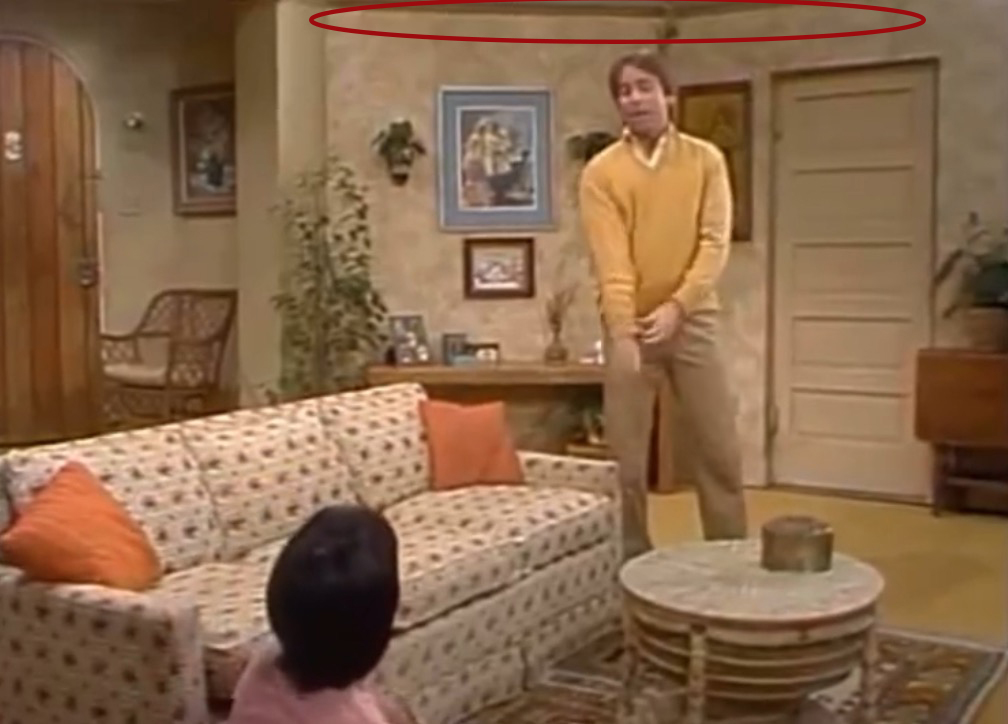 Zapomniany odcinek serialu „Three’s Company” wywołuje dyskusję