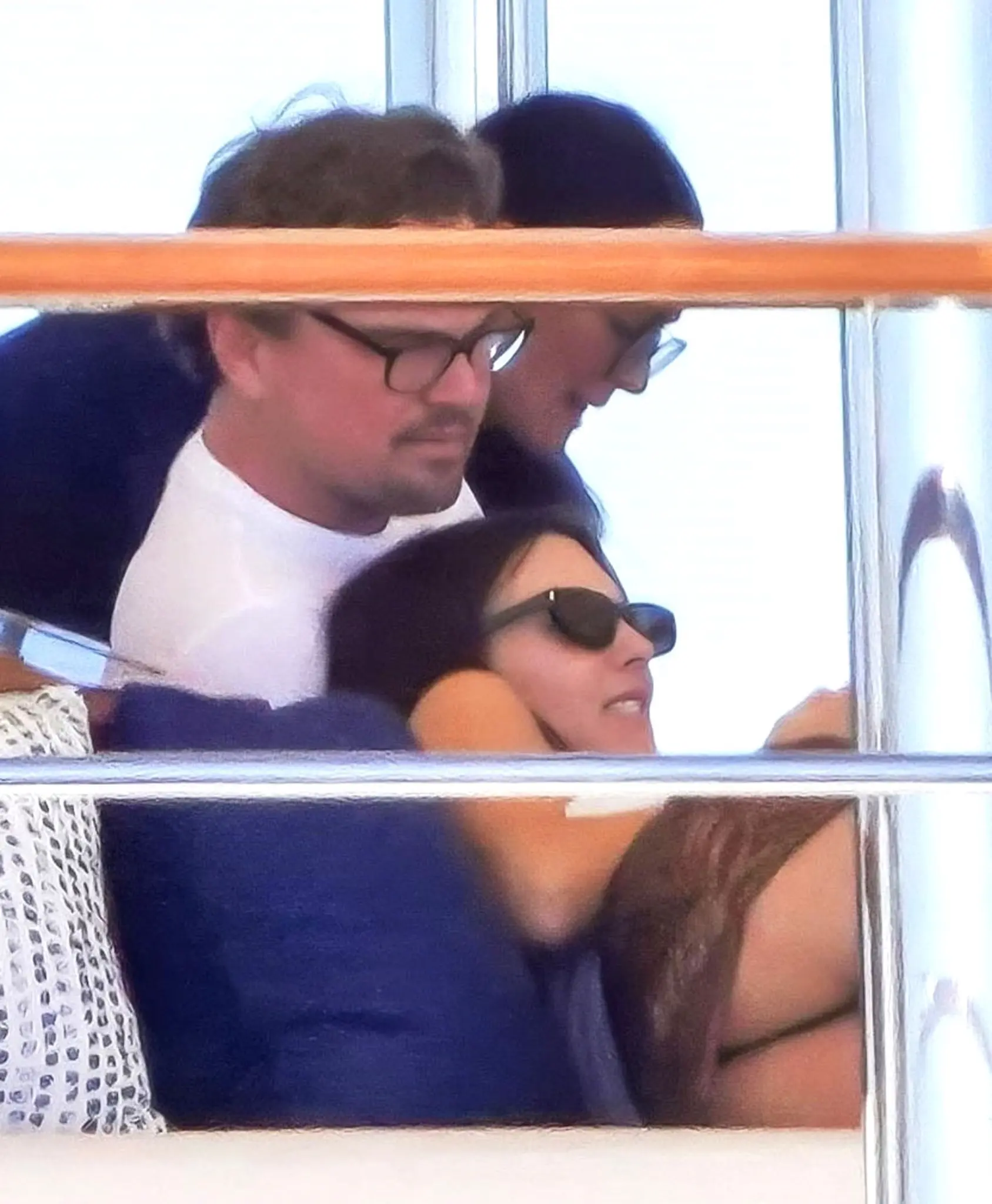 Tom Brady spędza czas z Leonardo DiCaprio i Vittorią Ceretti w bikini na jachcie po pojawieniu się plotek o romansie z Alix Earle.