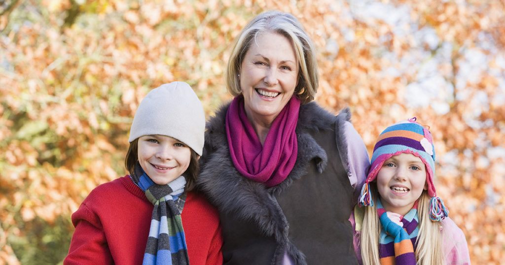 Mój sąsiad wezwał policję do moich dzieci, ponieważ „dzieci nie mogą krzyczeć na zewnątrz” – dlatego wypowiedziałam mu wojnę.