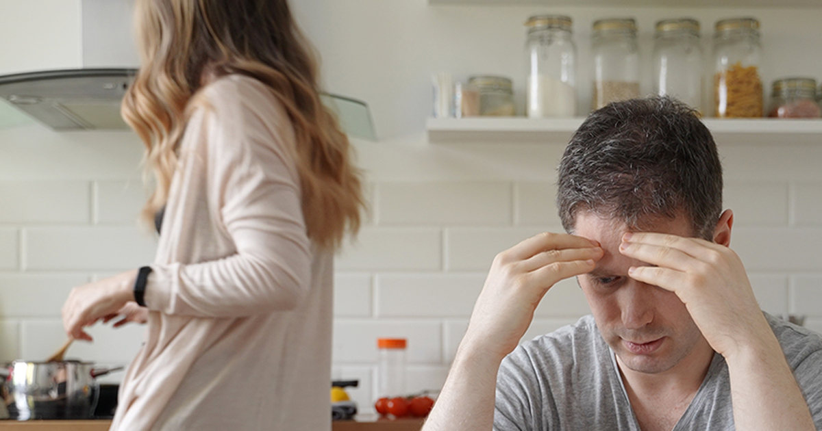 Moja siostra wydała 12 000 dolarów z mojej karty kredytowej, żeby zorganizować imprezę bez mojej zgody. Kiedy powiedziałam, że zgłoszę to na policję, mój ojciec zagroził, że wyrzuci mnie z domu – ale nawet nie mieli pojęcia, jak bardzo się pomylili.