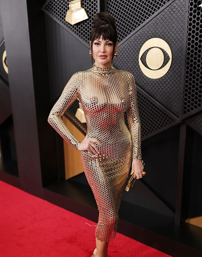 Dziesięć najciekawszych stylizacji z czerwonego dywanu podczas gali „Grammy 2026”, które przyciągnęły uwagę wszystkich. Zobaczcie je sami.