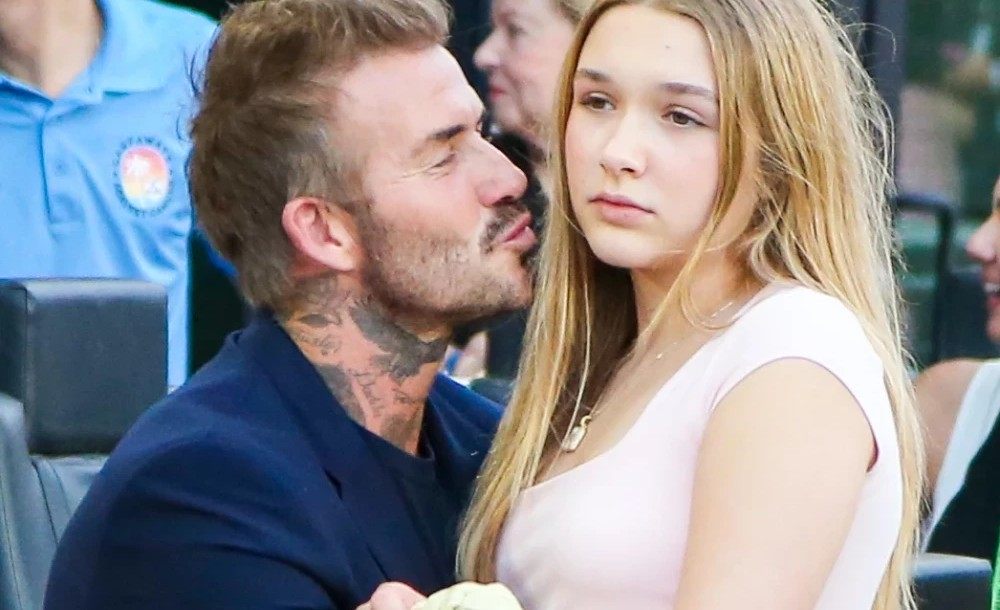 Podczas gdy Beckhamowie kłócili się z synem i synową, ich najmłodsza 14-letnia córka z małej dziewczynki zmieniła się w szczupłą nastolatkę.