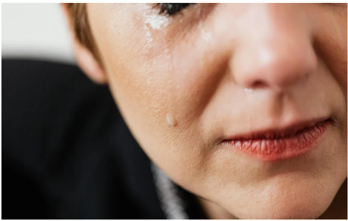 Mój mąż zamienił naszą czteroosobową rodzinę na swoją kochankę — trzy lata później spotkałam ich ponownie i było to dla mnie całkowicie satysfakcjonujące.