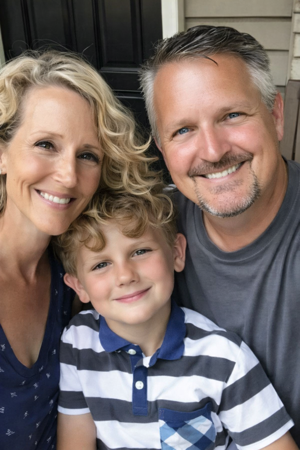 Moja matka wyrzekła się mnie za to, że ożeniłem się z samotną matką – wyśmiewała moje życie, a trzy lata później, gdy je zobaczyła, załamała się