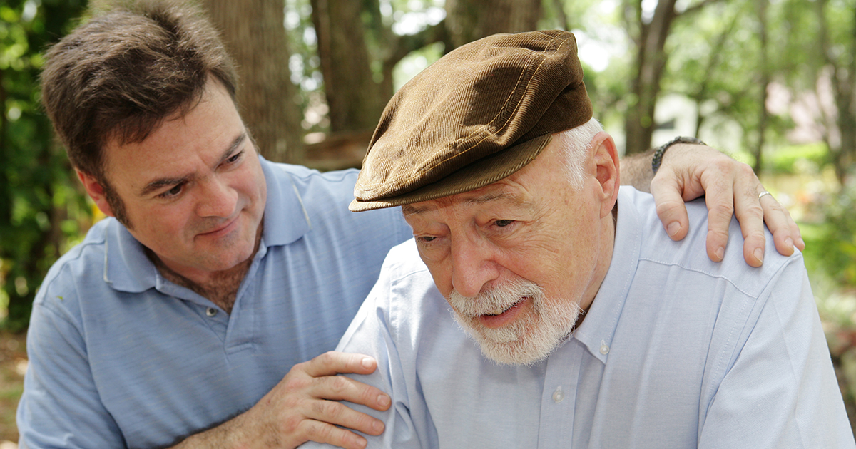 Kiedy mój ojciec podzielił spadek, mój brat dostał wszystko, a ja tylko domek dziadka – i tajemnicę, którą zabrał ze sobą do grobu