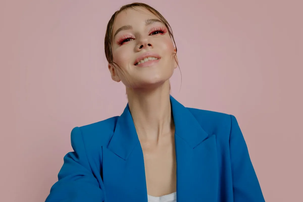 Moja przyszła teściowa powiedziała moim osieroconym młodszym braciom, że „wkrótce zostaną oddani do nowej rodziny” – więc daliśmy jej najsurowszą lekcję w jej życiu