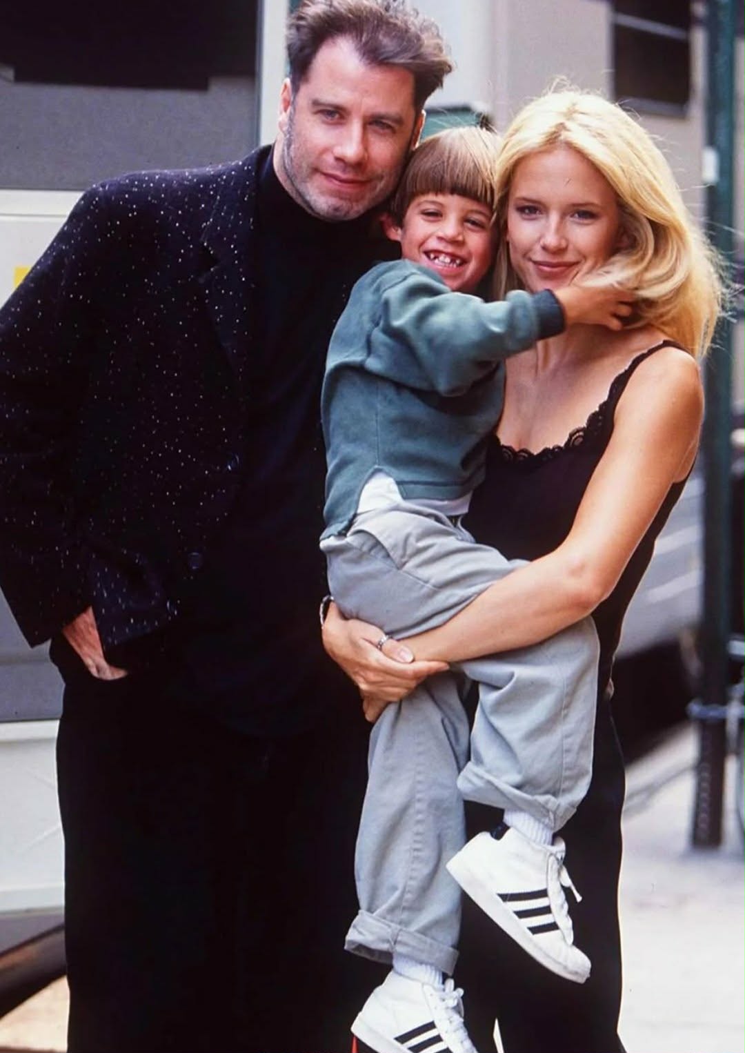 Starszy syn zmarł w wieku 16 lat, a żona zmarła na raka. 71-letni Travolta pokazał swoich spadkobierców.