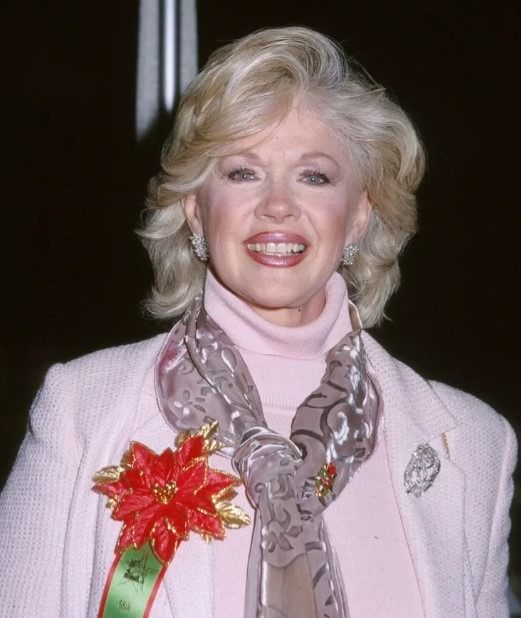 W wieku 86 lat powraca silniejsza niż kiedykolwiek! Fani są zachwyceni jej przemianą!