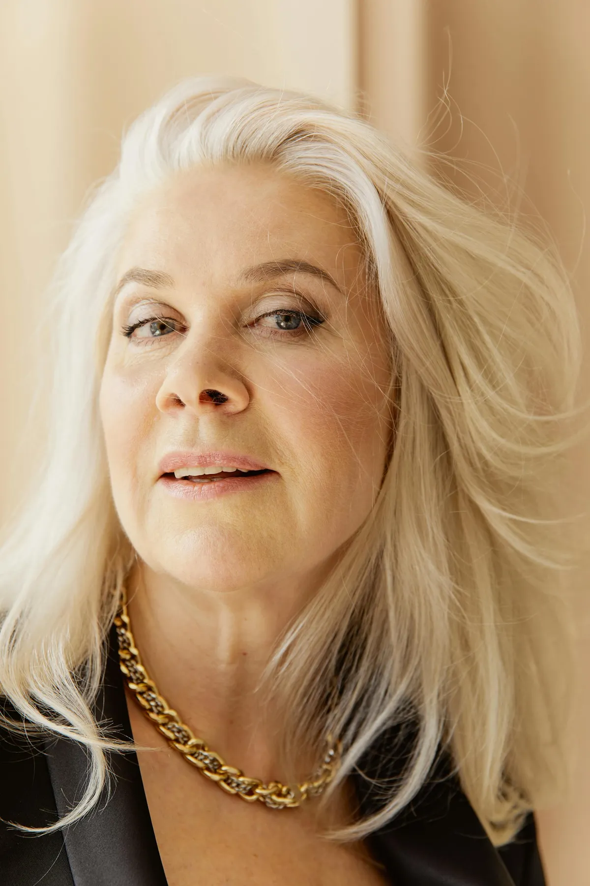 Moja przyszła teściowa powiedziała moim osieroconym młodszym braciom, że „wkrótce zostaną oddani do nowej rodziny” – więc daliśmy jej najsurowszą lekcję w jej życiu