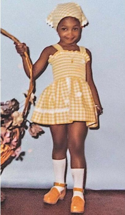 Naomi Campbell: jak „czarna pantera” przetrwała skandale, rzuciła rosyjskiego miliardera i została mamą po 50. roku życia.