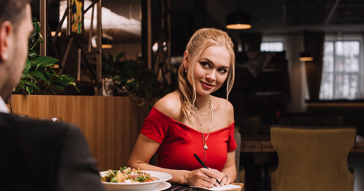 Zabrał swoją ukochaną na koncert galowy, ale jego żona zepsuła całe przedstawienie.