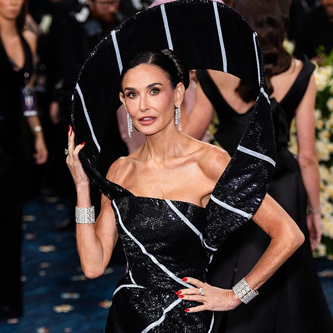 Od mrocznego dzieciństwa do hollywoodzkiej sławy: ból, który ukształtował prawdziwą ikonę