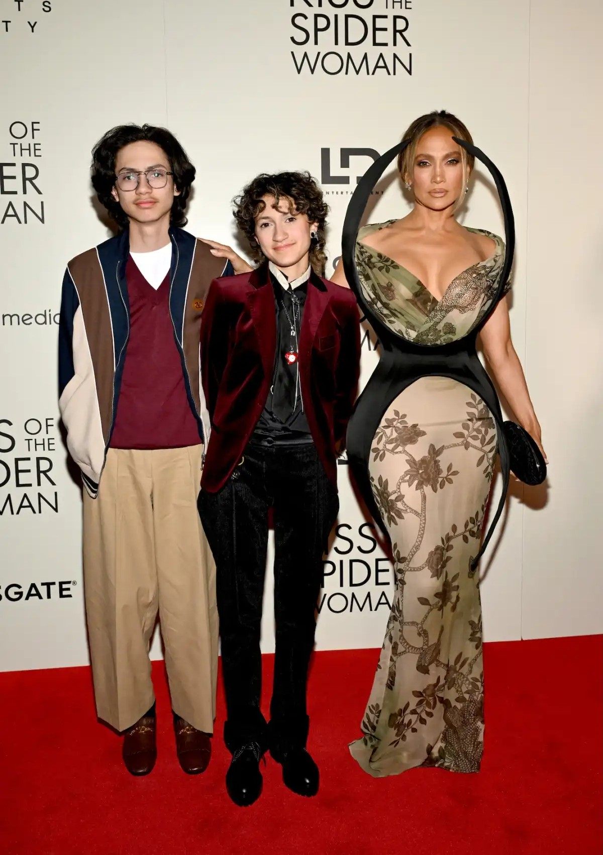 „Mama trzyma go na suchej diecie?” Internauci oniemieli na widok zdjęć 17-letniego syna Lopez