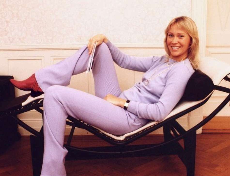 Prawdziwa ikona stylu lat 70. – dziś jednak niewielu rozpoznaje tę 74-letnią kobietę!