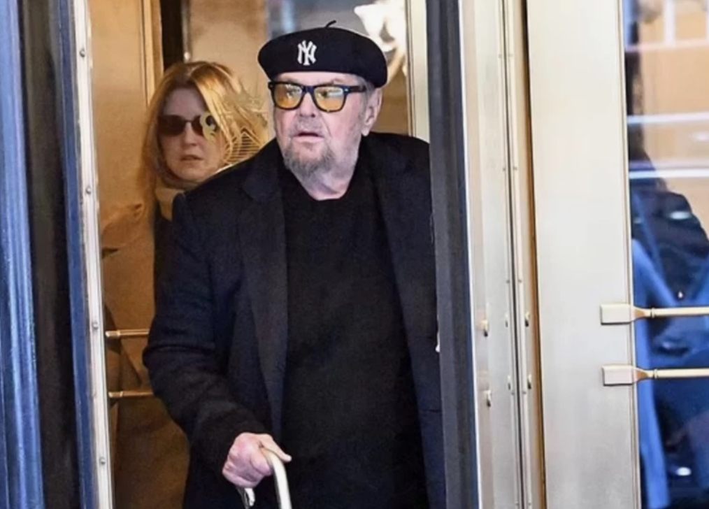 Ikona Hollywood kończy 89 lat: Czy potrafisz zgadnąć, który legendarny aktor oczarował pokolenia swoimi niezapomnianymi rolami i ponadczasowym urokiem?