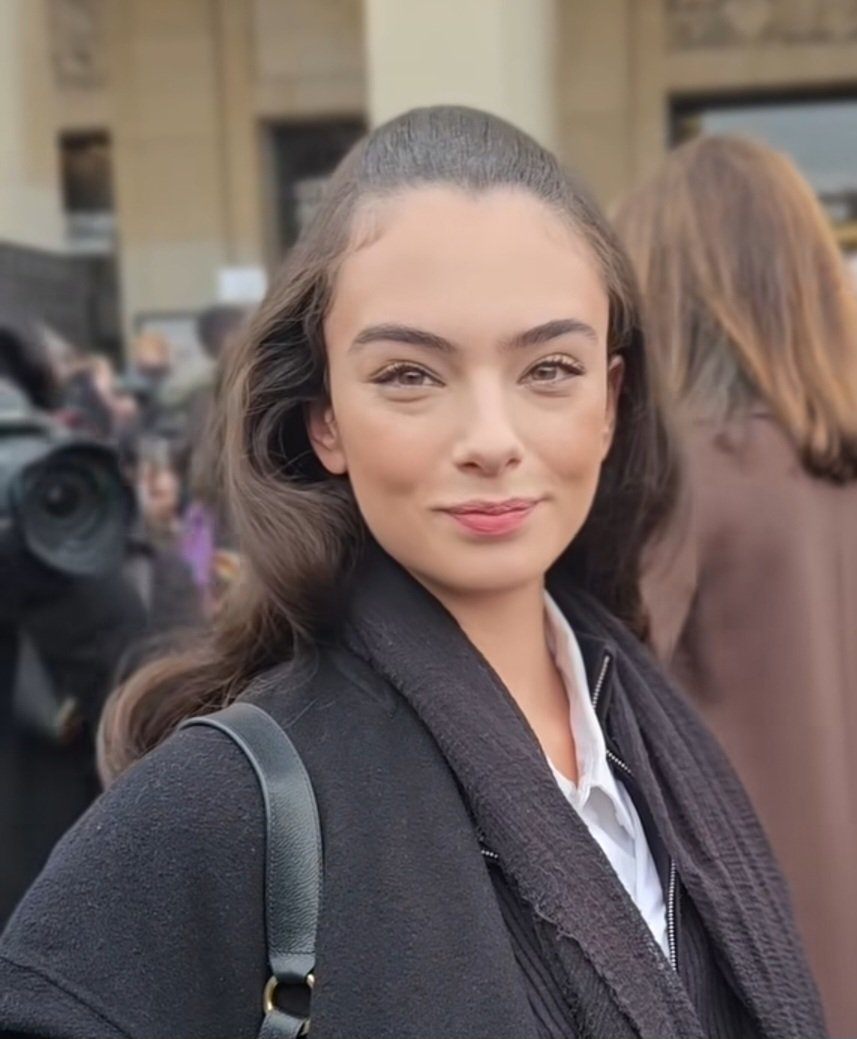 Daleko od matki! Do sieci wyciekły nowe, przypadkowe zdjęcia córki Kassela i Bellucci