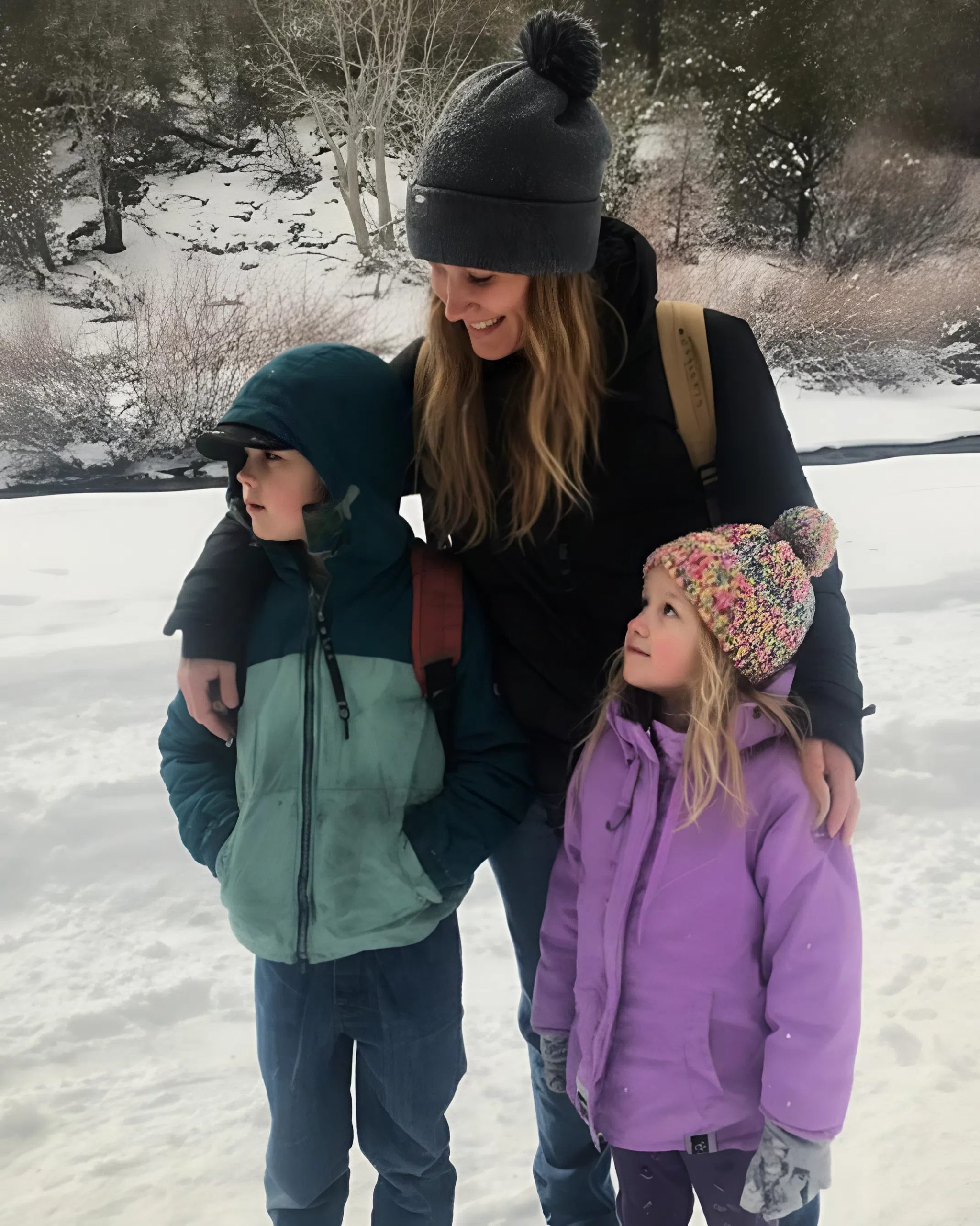 Podczas porodu straciłam jedno z moich bliźniąt — ale pewnego dnia mój syn zobaczył chłopca, który wyglądał dokładnie tak jak on