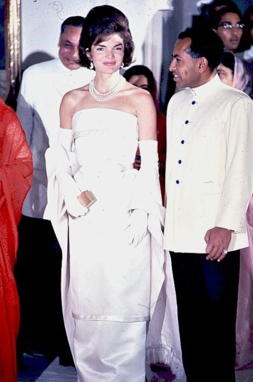 14 kultowych gwiazd, jeden niezapomniany kolor – biel! Komu z nich pasuje najlepiej?