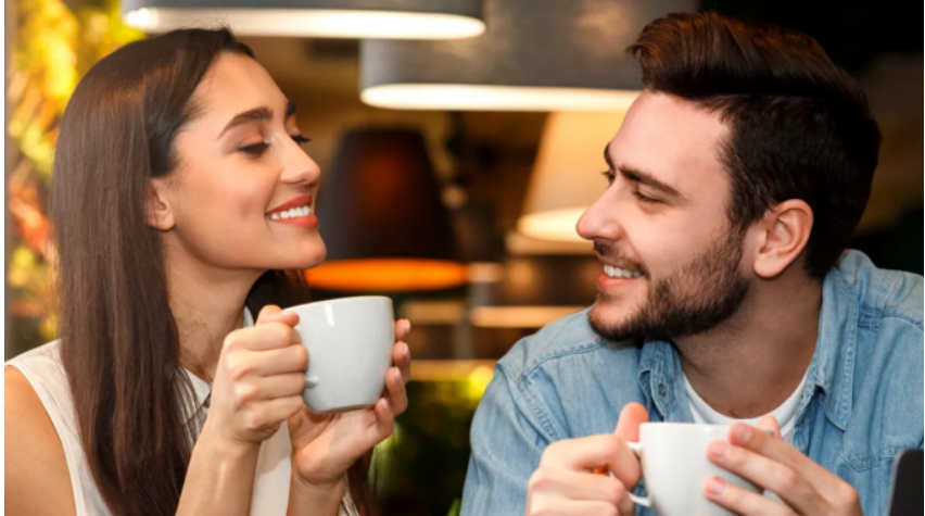 Mój mąż zostawił mnie dla mojej kuzynki, kiedy byłam na urlopie macierzyńskim – podczas ich ślubu ogłoszenie DJ-a sprawiło, że w sali zapadła cisza