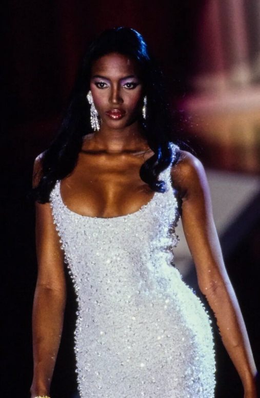 14 kultowych gwiazd, jeden niezapomniany kolor – biel! Komu z nich pasuje najlepiej?