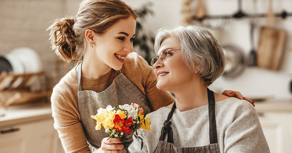 Otworzyłem medalion mojej zmarłej mamy, który był zaklejony przez 15 lat – to, co w nim ukryła, zaparło mi dech w piersiach