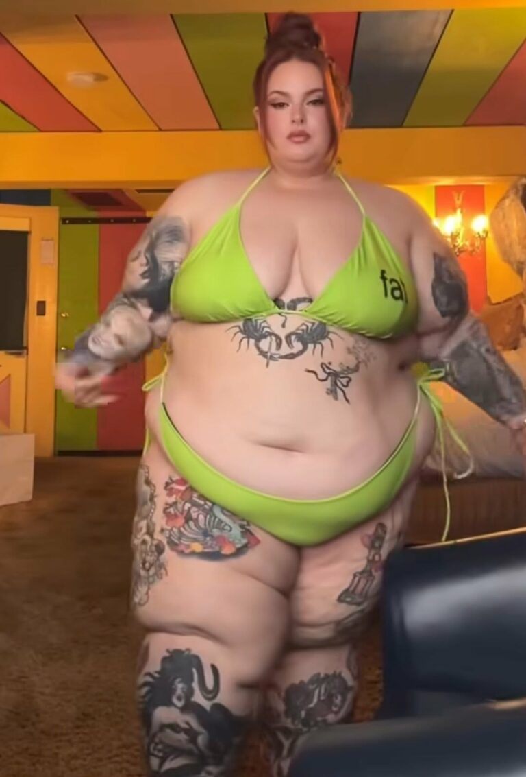 Wygląda na to, że jeszcze przybrała na wadze! Amerykańska modelka ważąca 155 kilogramów zaprezentowała swoją sylwetkę w bikini.