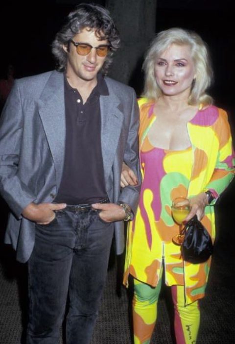 Czy rozpoznajecie tę legendarną już parę z czasów, zanim podbili Hollywood? Zobaczcie ich stare zdjęcia!