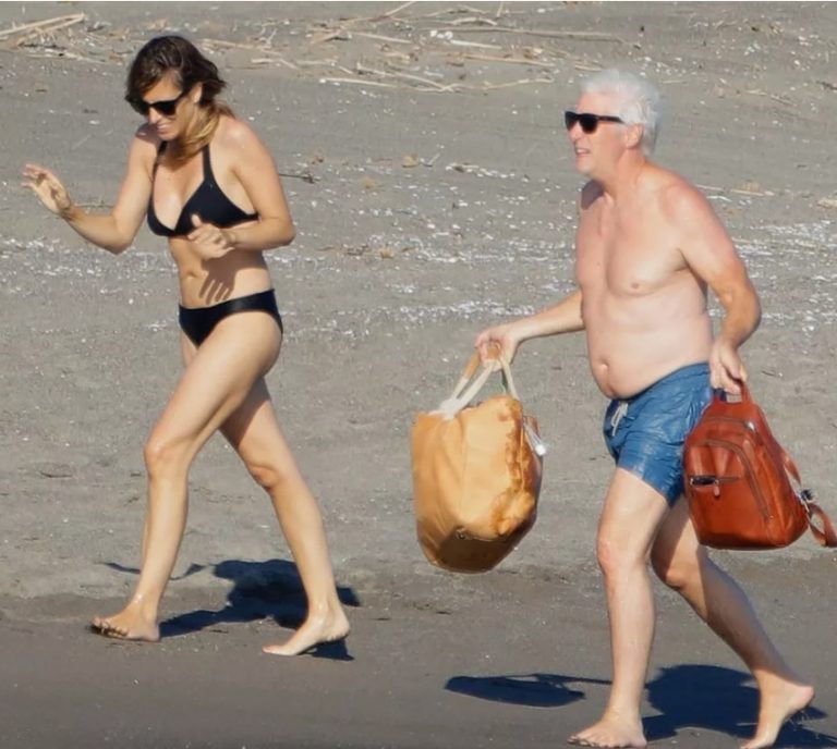 Hollywoodzka para przyciąga wzrok podczas idealnego wypoczynku na plaży! Najciekawsze momenty, które sprawiają, że wszyscy się zastanawiają, kim oni są!