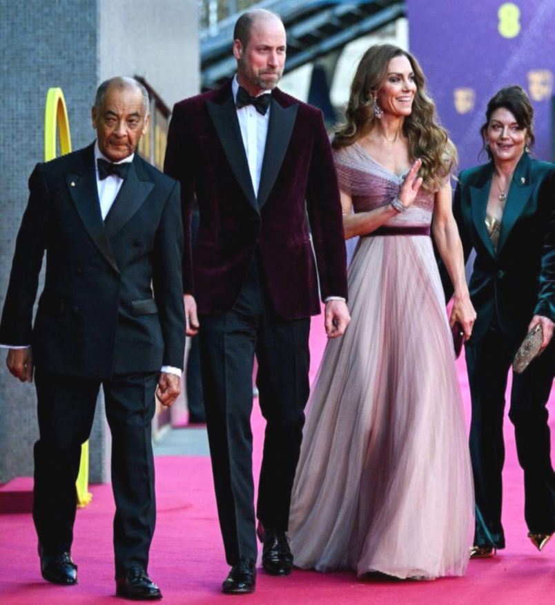 Hollywoodzkie loki, efektowne kolczyki w kształcie żyrandoli i delikatna różowa sukienka: Kate Middleton olśniewała podczas gali rozdania nagród BAFTA 2026 i bezsprzecznie przyciągała na siebie wszystkie spojrzenia.