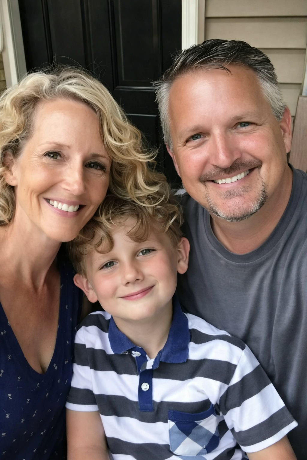 Mój mąż zostawił mnie z naszym sześcioletnim dzieckiem, gdy upadł nasz biznes – trzy lata później spotkałam go w salonie samochodowym, a on płakał