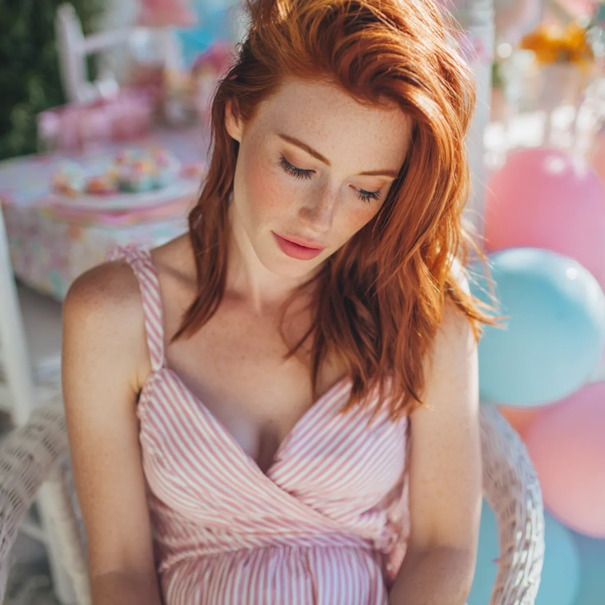 Moja macocha wykorzystywała mnie jako darmową pomoc domową, kucharkę i sprzątaczkę podczas swojego baby shower – kiedy publicznie mnie upokorzyła, mój dziadek stanął w mojej obronie