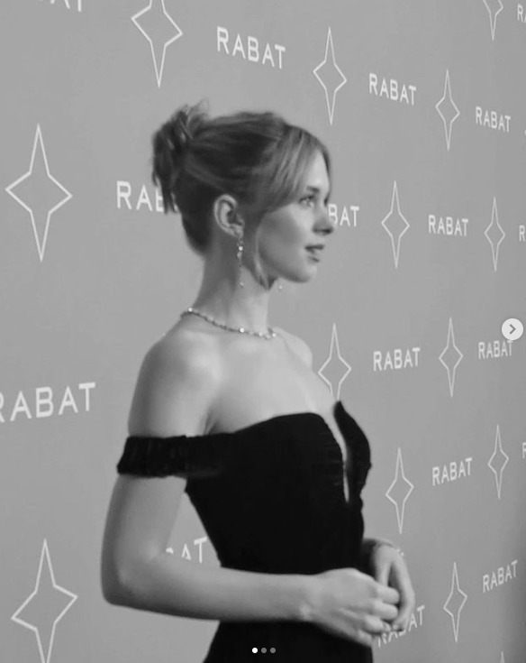 Wyglądała oszałamiająco w czarnej koronkowej sukience : Stella, córka Antonio Banderasa i Melanie Griffith, imponuje wszystkim swoją ostatnią sesją zdjęciową