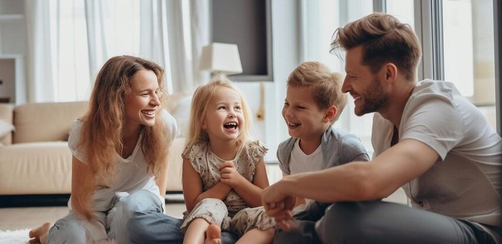 Dałem bezdomnemu mężczyźnie shawarmę i kawę – a to, co mi w podziękowaniu wręczył, zostawiło mnie bez słów.