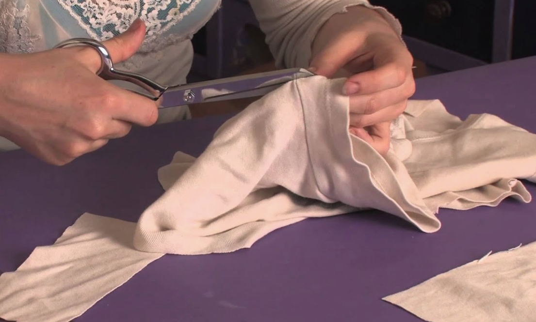 Uszyła sukienkę z koszul mojego ojca na bal maturalny, by uczcić jego pamięć – moi koledzy i koleżanki się śmiali, aż dyrektor chwycił mikrofon i cała sala zamilkła