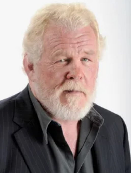 Kim on jest? Rzadkie zdjęcie paparazzi pokazuje 85-letnią legendę Hollywood prawie nie do poznania!