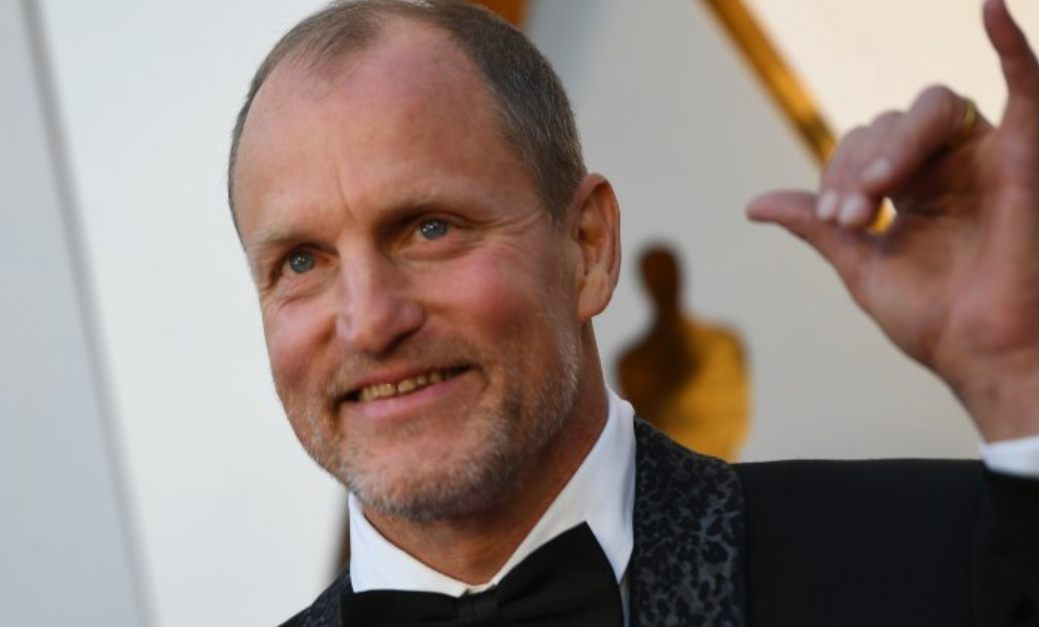 Súkromný život Woodyho Harrelsona odhalený: Je ženatý už 15 rokov a jeho dcéry sú jeho vernou kópiou!