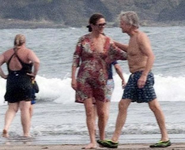 „Douglas, 79-letni i kruchy, przyłapany na relaksowaniu się w słońcu wraz z żoną podczas wakacji!”: Jak teraz wyglądają?