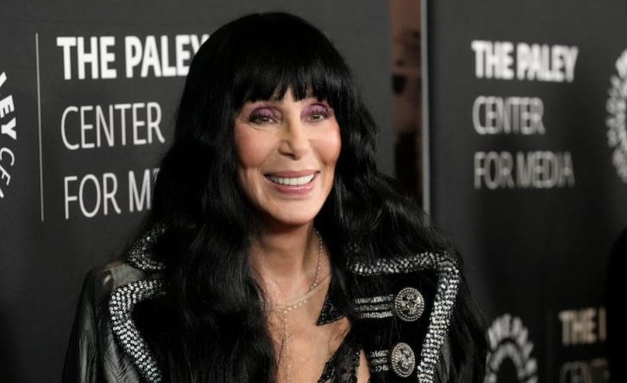 Czy potrafisz zgadnąć, kto to jest?: Prawdziwa ikona, która na zawsze zdefiniowała na nowo muzykę, kino i styl!