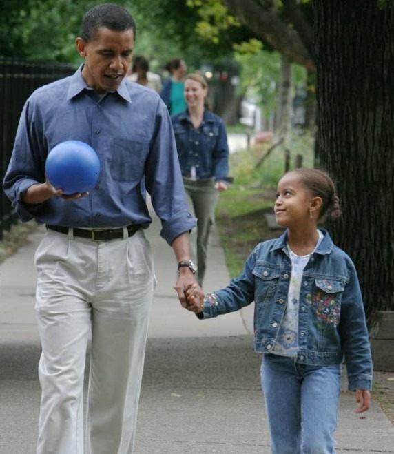 Fani zszokowani 26-letnią córką Baracka i Michelle Obamy, która „wygląda dokładnie jak jej tata”!