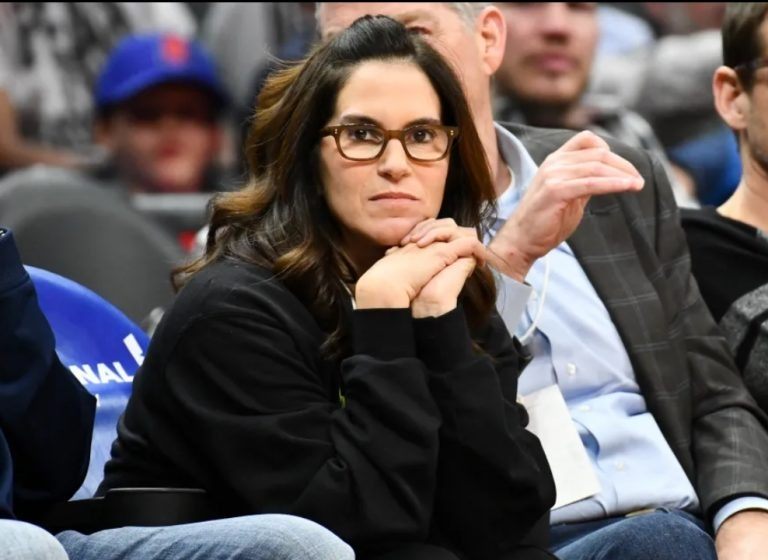 Gwiazda ekranów lat 80. znika z Hollywood! Teraz jest najbogatszą aktorką na świecie!