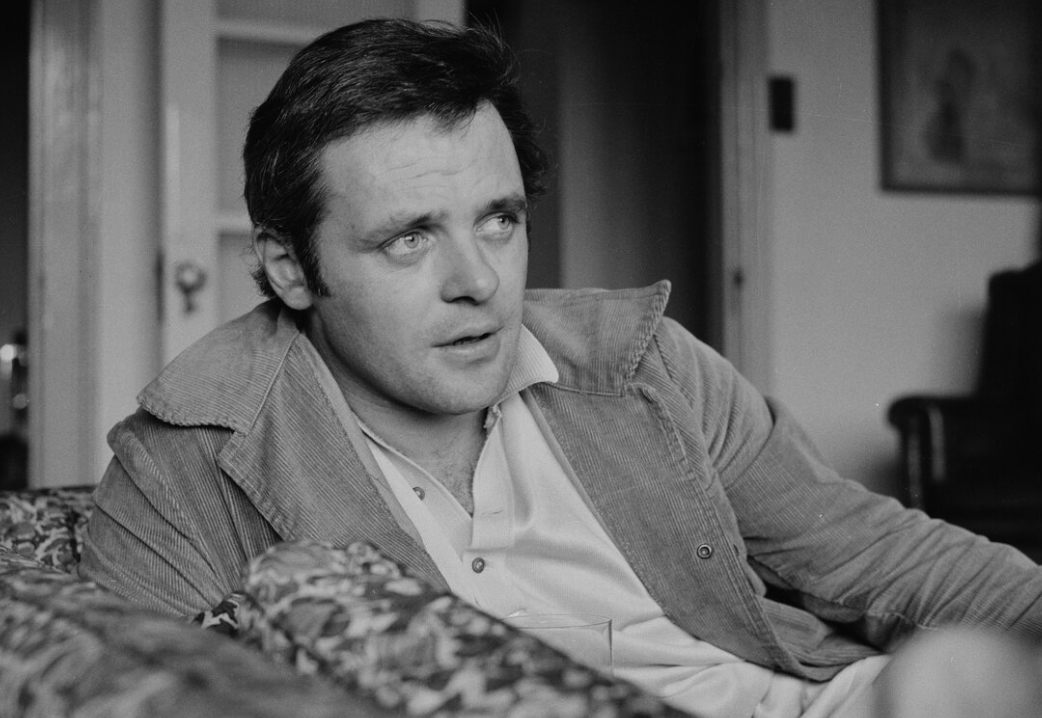 Kim on jest? Uznany aktor zauważony na mieście w rzadkim zdjęciu paparazzi!