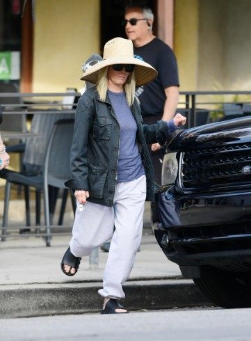 „„Gwiazda jest nie do poznania”: 70-letnia Kim Basinger została sfotografowana publicznie po raz pierwszy od roku!”