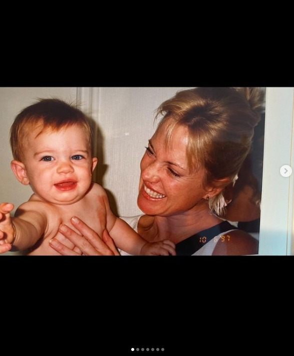 Wyglądała oszałamiająco w czarnej koronkowej sukience : Stella, córka Antonio Banderasa i Melanie Griffith, imponuje wszystkim swoją ostatnią sesją zdjęciową