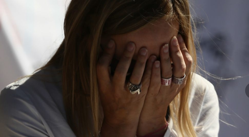 Matka, która zniknęła z mojego życia 17 lat temu!: A potem pojawiła się na balu maturalnym moich synów z szokującym powodem