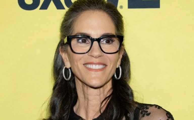 Gwiazda ekranów lat 80. znika z Hollywood! Teraz jest najbogatszą aktorką na świecie!