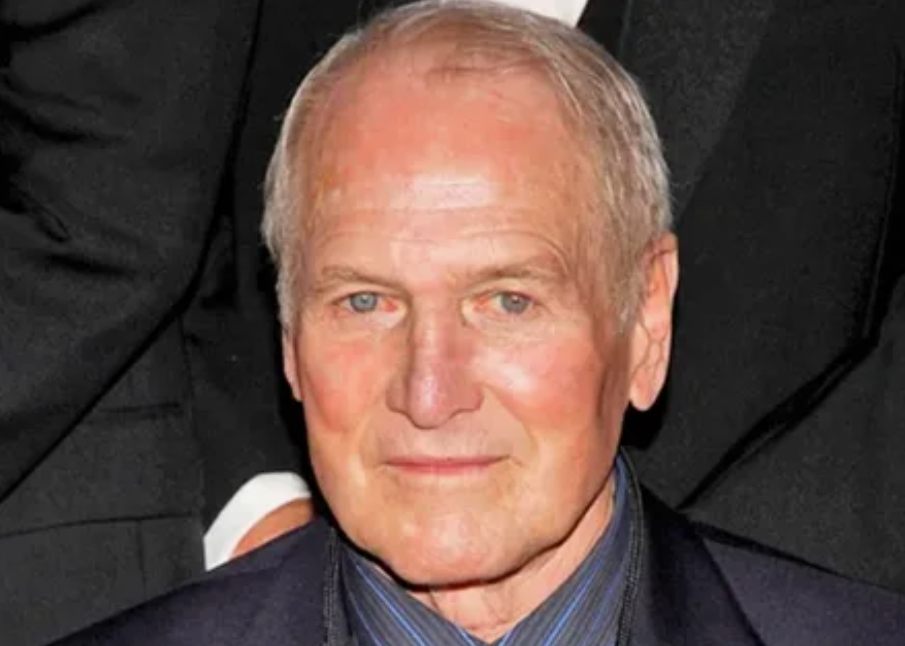 Îl recunoști pe acest tânăr simbol al Hollywoodului? O fotografie rară de arhivă i-a uimit pe fani!