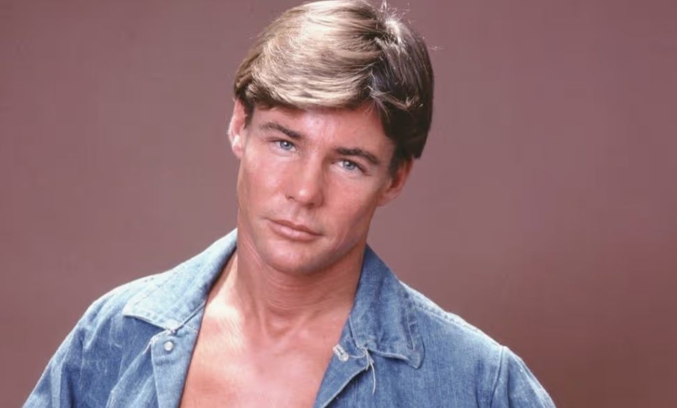 Czy rozpoznajesz tego młodego idola Hollywood? Rzadka retrospekcja legendy telewizji i kina!