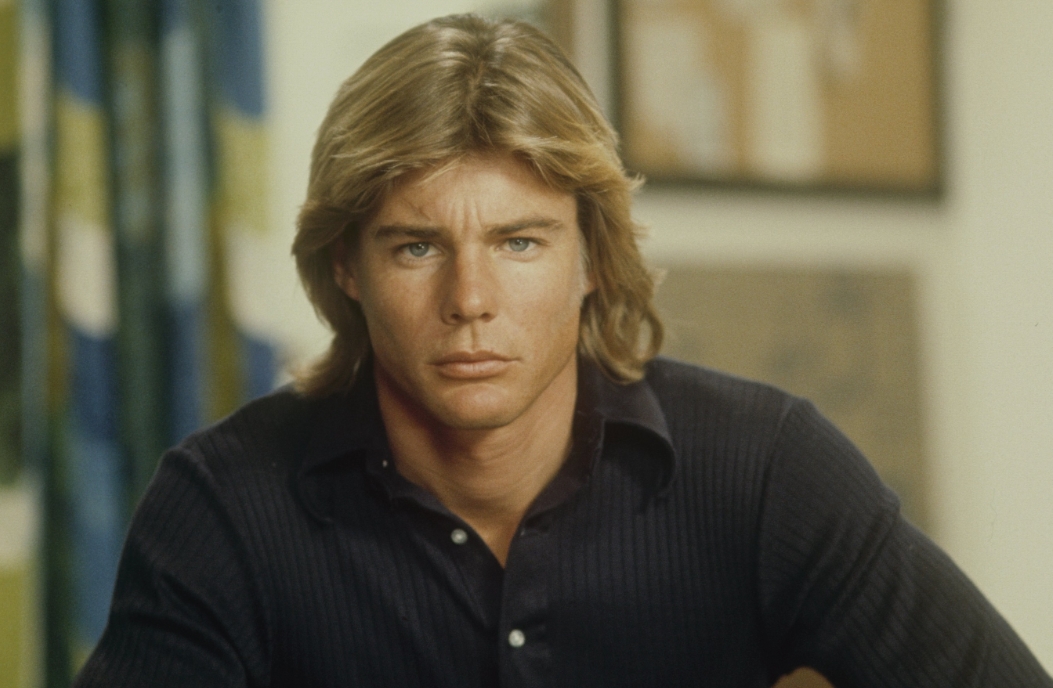 Czy rozpoznajesz tego młodego idola Hollywood? Rzadka retrospekcja legendy telewizji i kina!